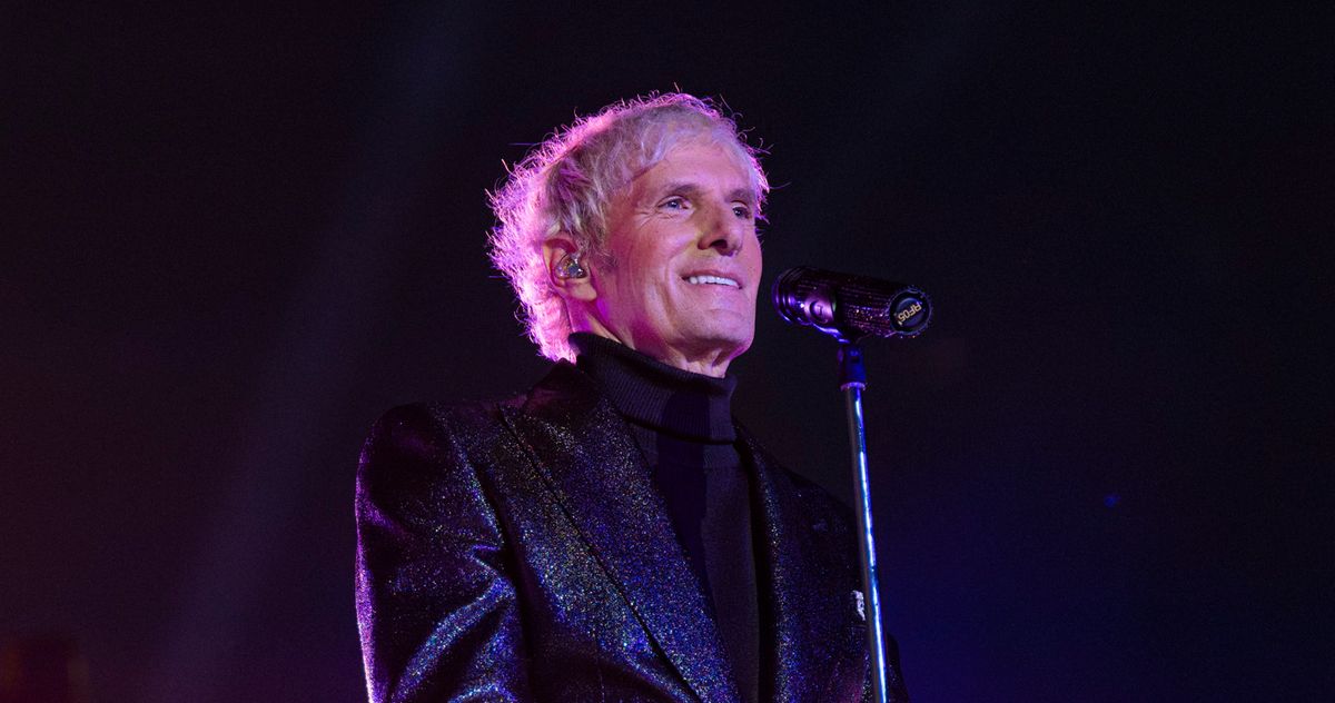 Michael Bolton Had Surgery for Brain Tumor, Pauses Touring