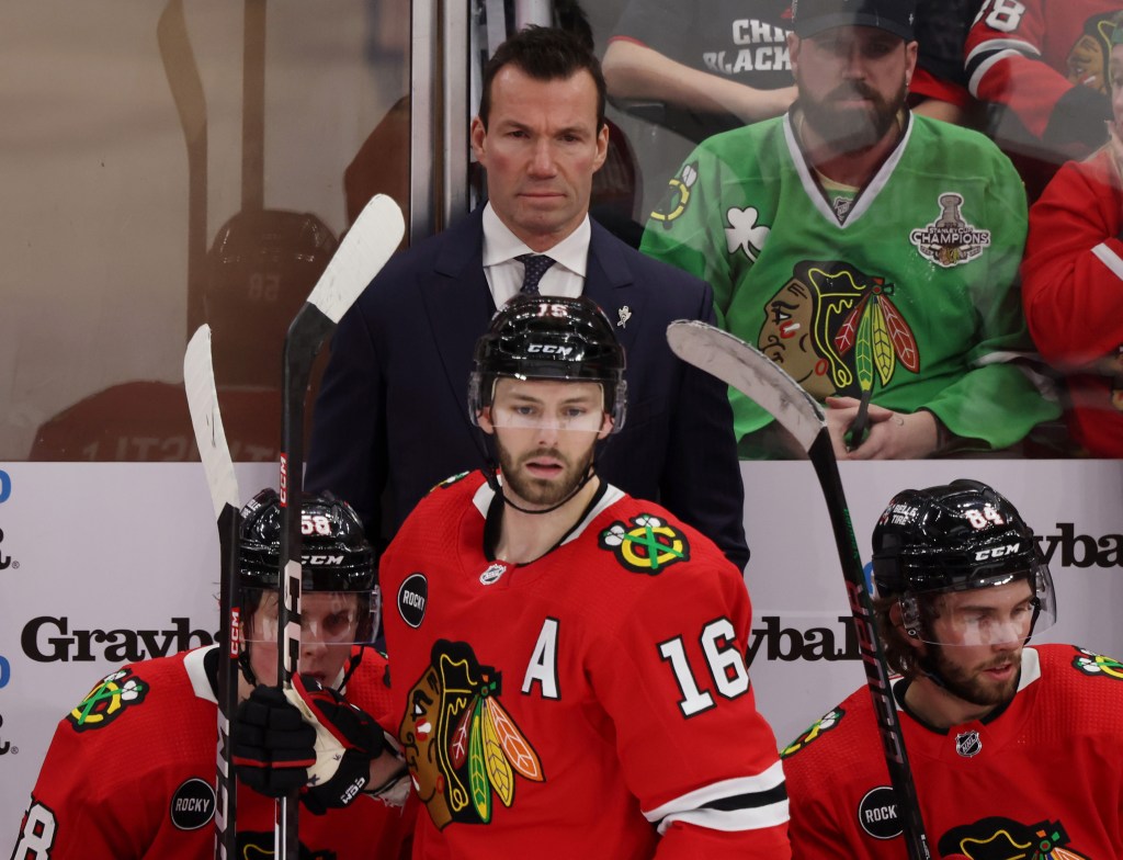Slack effort by Chicago Blackhawks is a coach’s cue to get firm