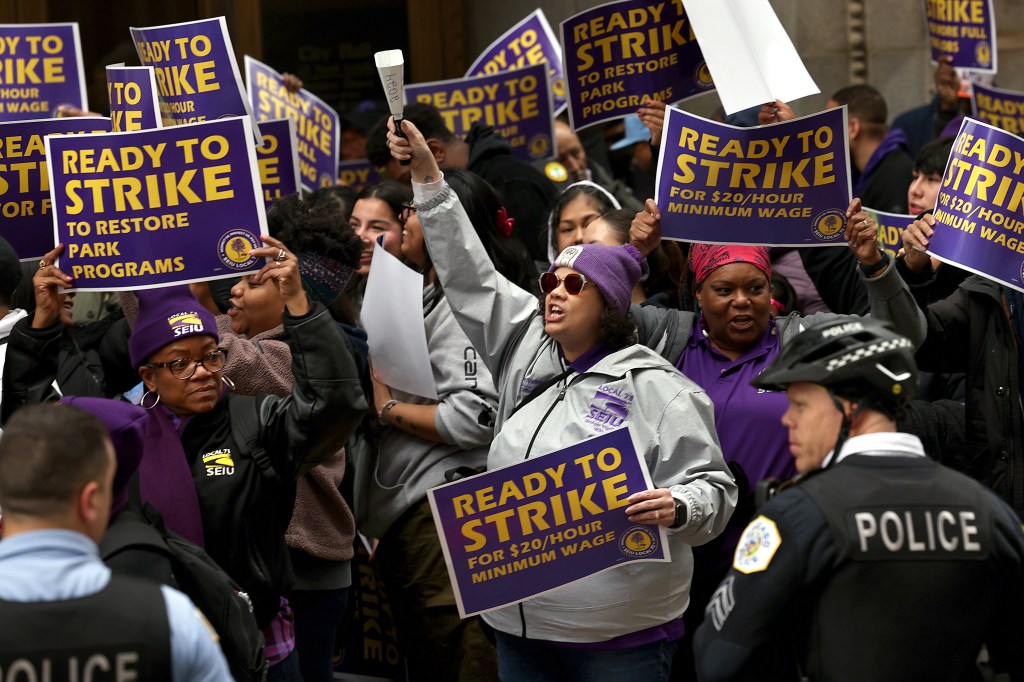 Chicago Park District union workers ask Mayor Brandon Johnson to intervene in contract talks